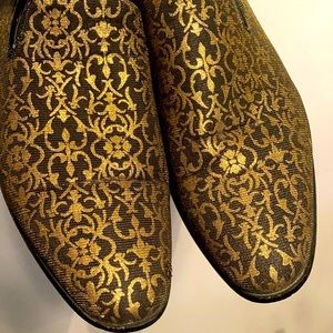 Classy Gold Date Night shoes.